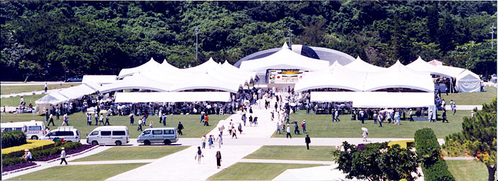 摩文仁の丘の慰霊祭で使用したパワーキングテント